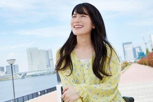 Cô gái Nhật viết sách khích lệ người khuyết tật