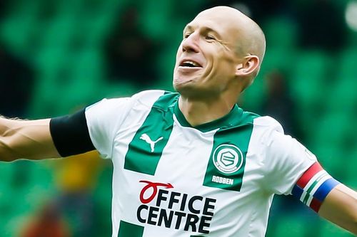 Robben ghi bàn đầu tiên sau khi tái xuất