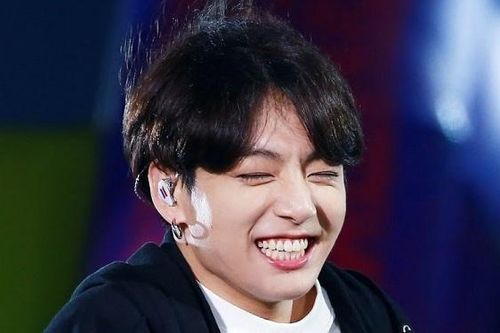 Nổi tiếng như BTS mà năm lần bảy lượt bị nha sĩ nhầm lung tung