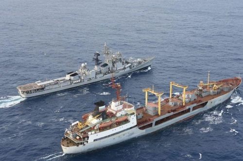 Nga-Ấn Độ: Hải quân tập trận ở Vịnh Bengal, Bộ trưởng Quốc phòng Rajnath Singh thăm Moscow