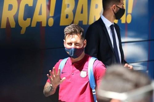 Ở lại Barcelona, Messi thoát hàng loạt án phạt
