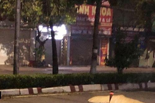 Phóng xe lao vào gốc cây, hai thanh niên tử vong tại chỗ