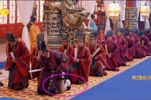 'Bó tay' với những lỗi trang phục ngớ ngẩn trong phim cổ trang Hoa ngữ