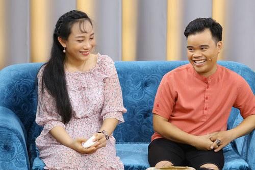Diễn viên bán hàng online mùa dịch: Làm để nuôi gia đình còn hơn nằm suy nghĩ rồi đói!
