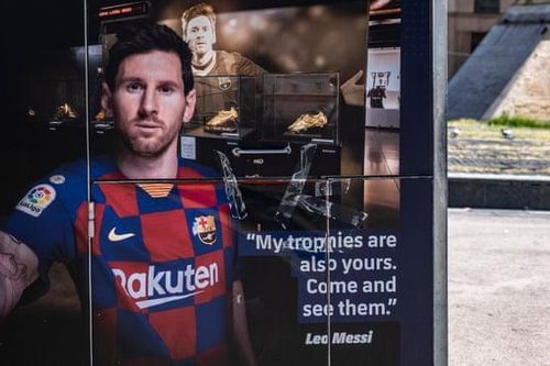 Đằng sau vụ đòi đi rồi ở lại Barcelona của Messi