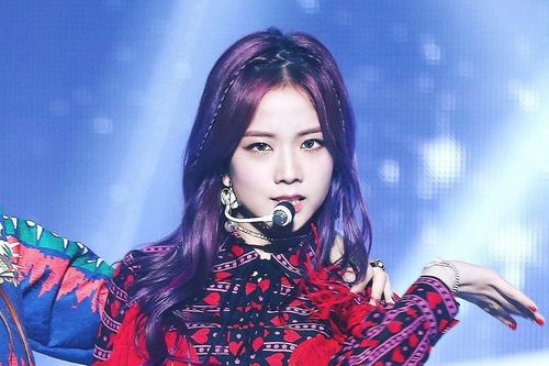 Phong thái biểu diễn của Ji Soo (BlackPink)