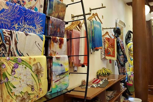 Dán mác hàng Việt Nam vào tơ tằm Trung Quốc rồi xuất sang Ấn Độ