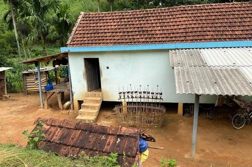 Nghi kỵ cầm đồ thuốc độc ở vùng cao Quảng Ngãi: Hủ tục và những biến tướng