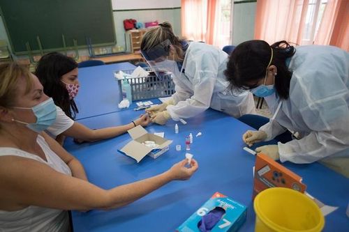 Tây Ban Nha: Phụ huynh không yên tâm đưa con tới trường trong mùa dịch