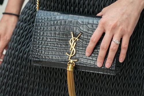 Túi Saint Laurent 18.552 USD bị tiêu hủy tại Australia