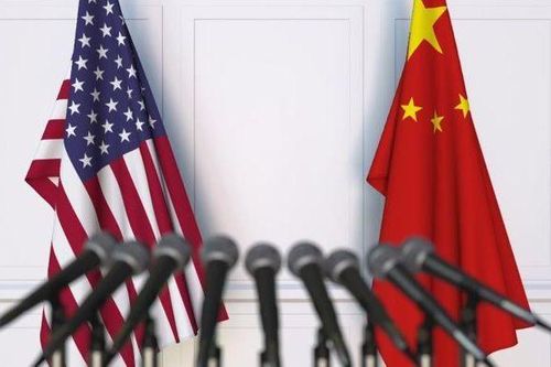 'Động tay nhẹ' với các phóng viên Mỹ, Trung Quốc nói gì?