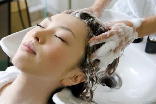 Một công ty cắt tóc, gội đầu vay thành công 738 tỷ đồng