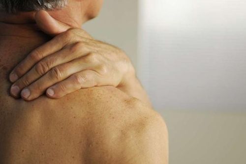 Đau vai ê ẩm, nam bác sĩ phát hiện ung thư di căn khắp người