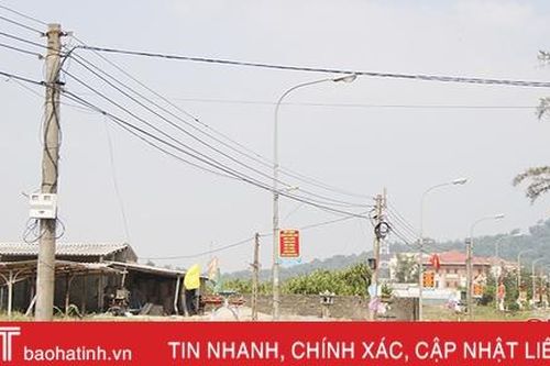 Vì sao vẫn chưa thể bàn giao lưới điện xã Cẩm Nhượng cho ngành điện?
