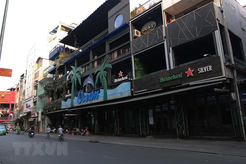 Thành phố Hồ Chí Minh cho phép mở lại quán bar, vũ trường