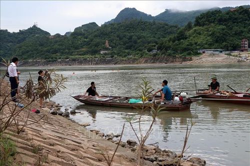 Khẩn trương tìm kiếm học sinh lớp 11 bị đuối nước ở sông Đà