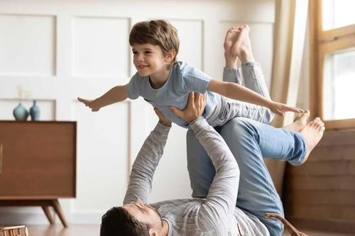 Người lớn mới có tuổi thơ lý thú