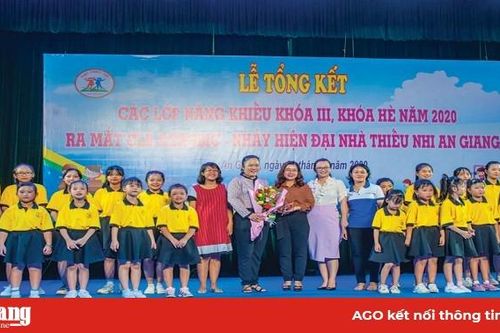 Nhà Thiếu nhi tỉnh: Ra mắt Câu lạc bộ aerobic - nhảy hiện đại và tổng kết các lớp năng khiếu