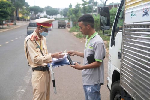 Pleiku: Kiên quyết xử phạt lái xe sử dụng còi hơi trong đô thị