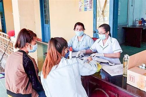 Triển khai chiến dịch truyền thông lồng ghép cung cấp dịch vụ CSSKSS/ KHHGĐ gắn với phòng, chống COVID-19