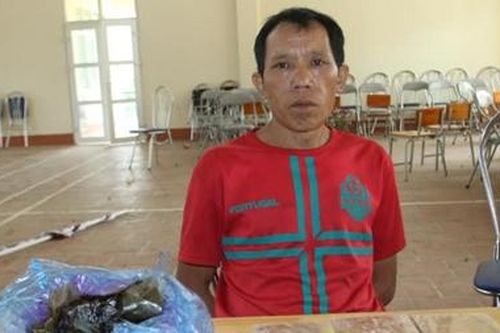 Đối tượng buôn ma túy bị 'đánh úp' giữa đồng