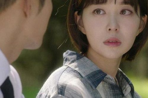 Nhìn bát mỳ tôm lõng bõng vợ nấu cho em gái, chồng đùng đùng đòi ly hôn, nhưng khi biết sự thật thì cúi đầu khóc nghẹn