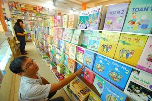 Phụ huynh thắc mắc về 32 sách giáo khoa, vở bài tập lớp 1