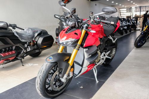 Chi tiết Ducati Streetfighter V4 S tại Việt Nam