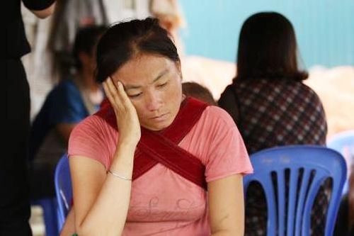 Người mẹ mất con gái thứ hai sau vụ sập cổng trường