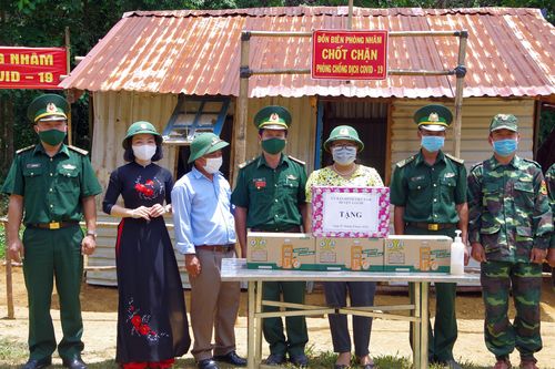 Hỗ trợ 100 triệu đồng cho các chốt phòng, chống Covid-19 tại A Lưới
