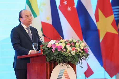 Thủ tướng Nguyễn Xuân Phúc: 'ASEAN hoạt động dựa trên luật lệ, bình đẳng, luôn giữ vững vai trò trung tâm khu vực'