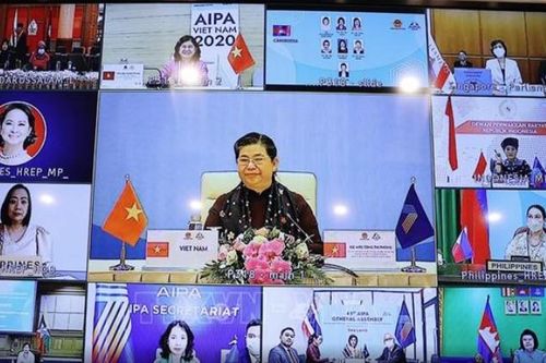 Tăng cường vai trò của nữ nghị sĩ AIPA trong việc bảo đảm việc làm và thu nhập cho lao động nữ
