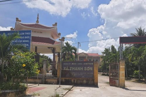 Buộc thôi việc Giám đốc Chi nhánh Văn phòng đất đai huyện Trà Cú