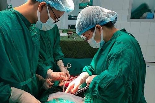 Mổ bắt thai cho sản phụ có 2 tử cung hiếm gặp