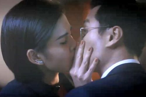'Tình yêu và tham vọng' tập 56, Sơn bị cưỡng hôn thô bạo
