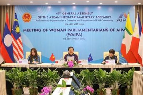 Tăng cường vai trò của nữ nghị sĩ ASEAN trong bảo đảm quyền lợi cho lao động nữ
