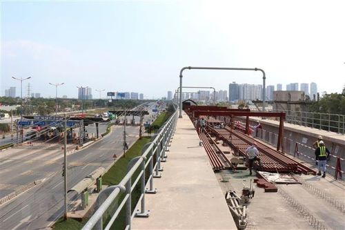 Đoàn tàu đầu tiên tuyến metro Bến Thành-Suối Tiên sắp về TP.HCM