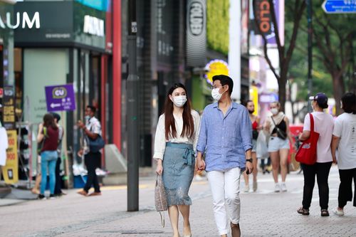 Dịch COVID-19: Hàn Quốc ghi nhận số ca lây nhiễm tập thể tăng mạnh