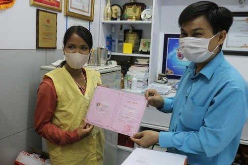 Vợ nạn nhân bị rắn hổ mang chúa cắn xin 'rút lại ước mơ' vì bị cộng đồng mạng 'ném đá'