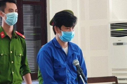 Án tù cho kẻ đồi bại hiếp dâm hai con riêng của vợ hờ, khiến một cháu bé có thai
