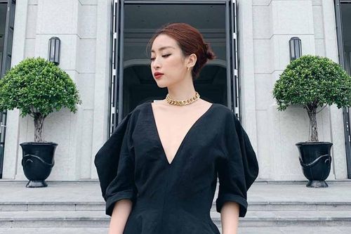 Fan bất ngờ khi Đỗ Mỹ Linh để lộ vòng 1 'bốc hơi', lép kẹp đến khó tin