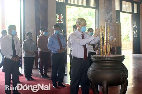 Lễ tưởng niệm 51 năm ngày mất của Chủ tịch Hồ Chí Minh