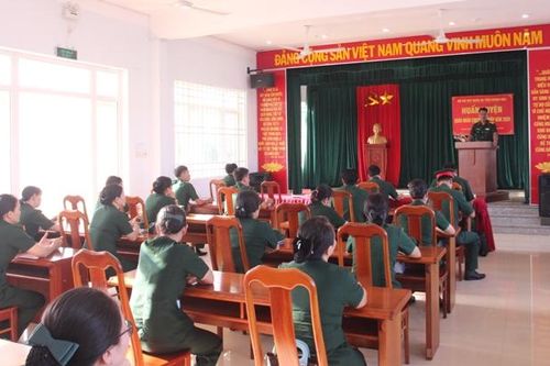 Tổ chức huấn luyện cho 26 nữ quân nhân chuyên nghiệp