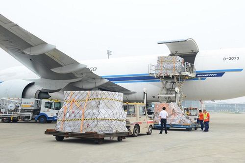Vì sao doanh nghiệp ít xuất khẩu hàng hóa qua đường hàng không, đường sắt?