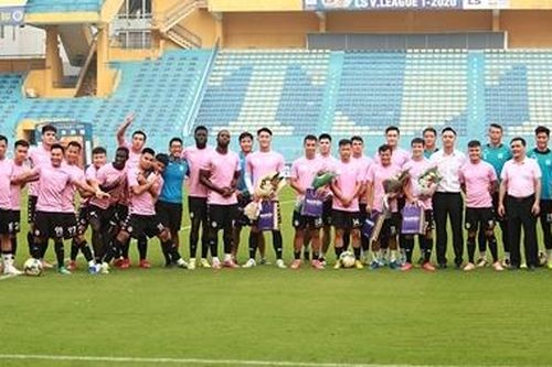 Văn Hậu vắng mặt ngày Hà Nội mừng sinh nhật Hùng Dũng