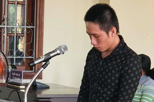 Chém vợ trọng thương vì thấy... bấm điện thoại nhiều