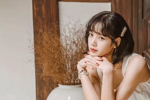Sắc vóc gợi cảm của những thần tượng được ví như 'búp bê sống' của làng giải trí Hàn