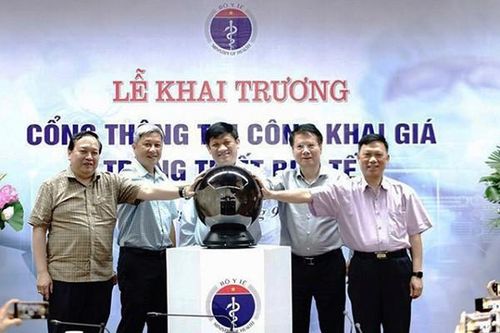 Công khai giá tất cả trang thiết bị y tế để tránh tình trạng 'thổi giá' móc túi người bệnh