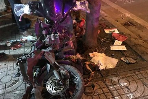 Điều khiển xe máy lao vào gốc cây, nam thanh niên tử vong