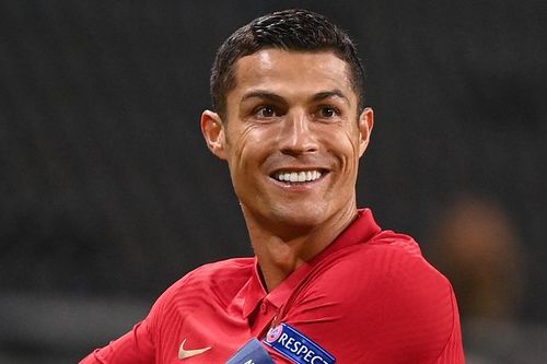 Ronaldo: 'Tôi hưng phấn khi bị huýt sáo'